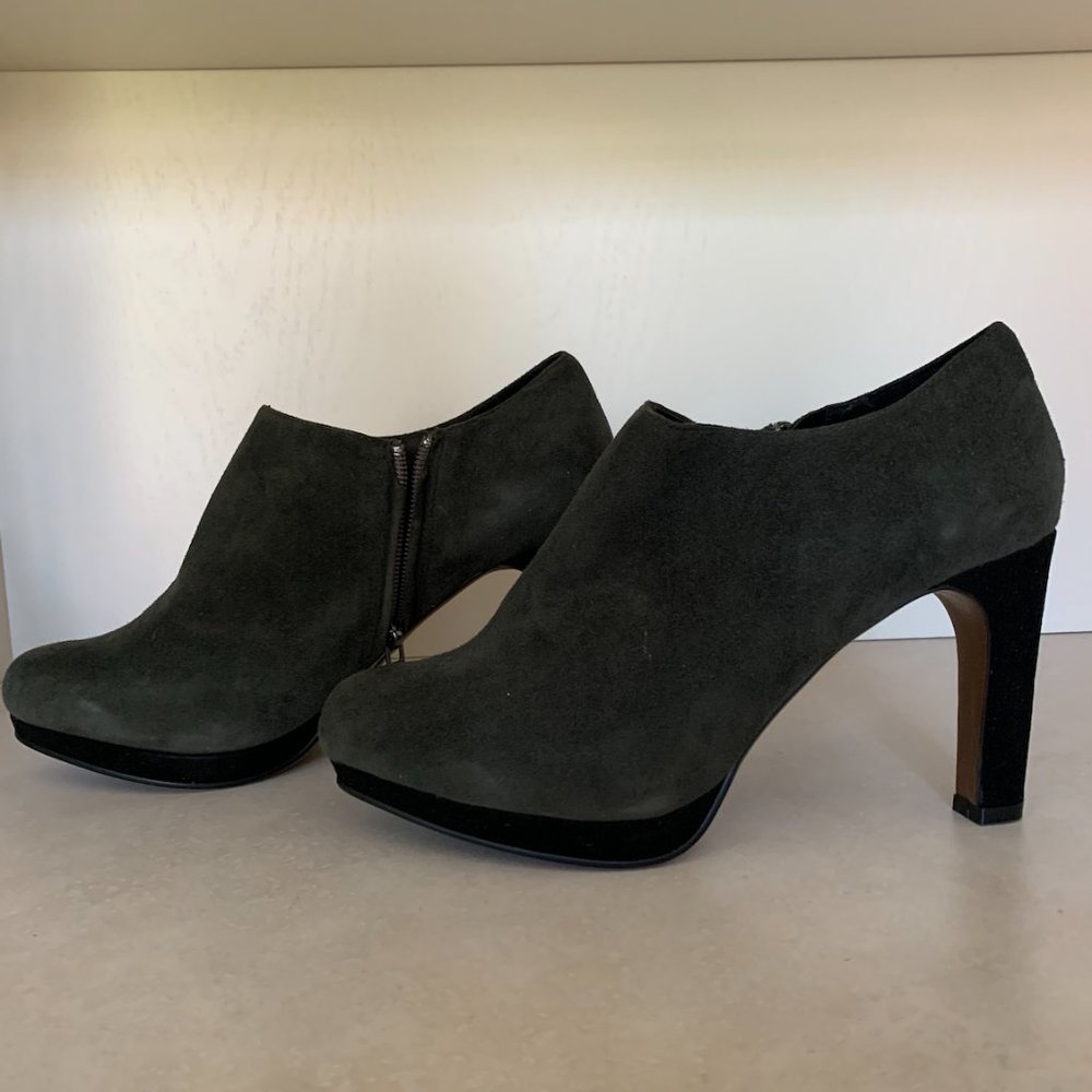 SOLD Lola Cruz Grey Suede Booties - Picture 3 of 11